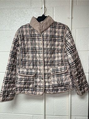 Jane Ashley REVERSIBLE Quilted Plaid Puffer Jacket in Beige and Black